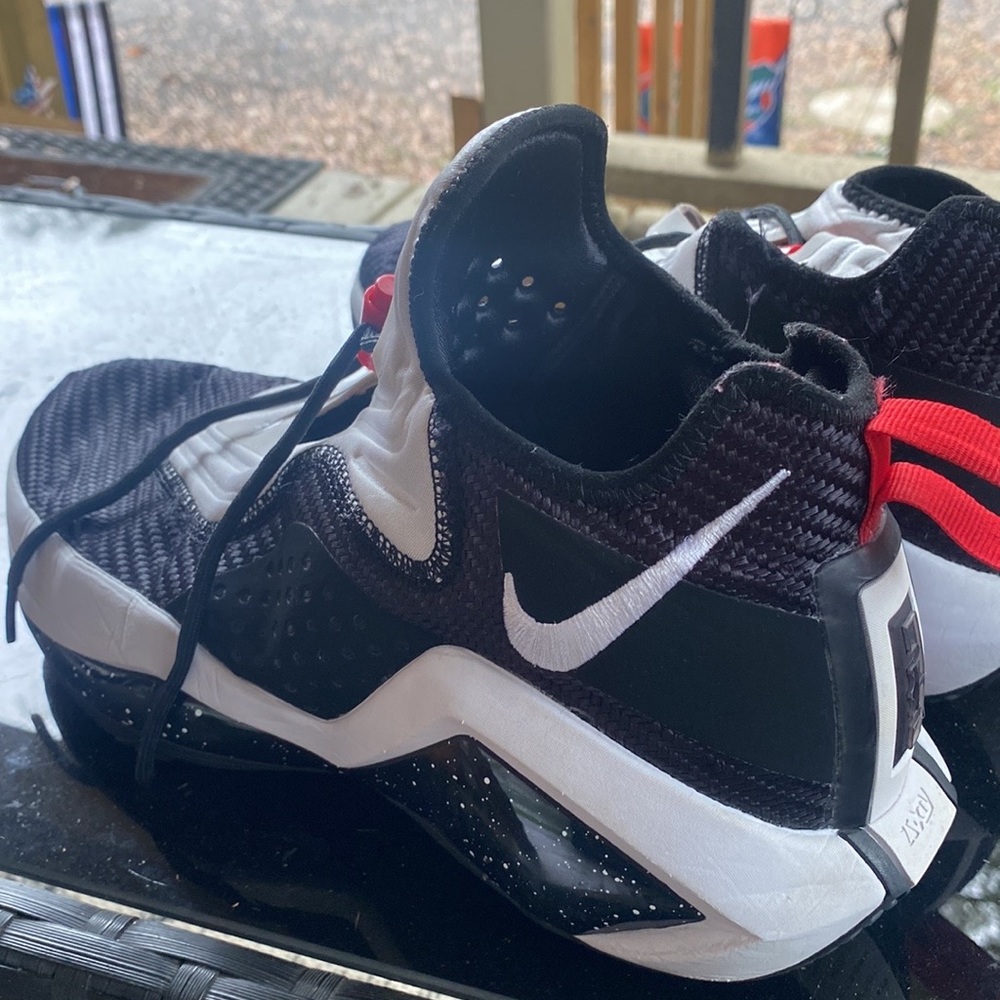 Zoom air Nike shoes